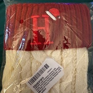 New- H LETTERING Hanging
Red & White Knit Christmas Stocking
H SOLD OUT ONLINE
